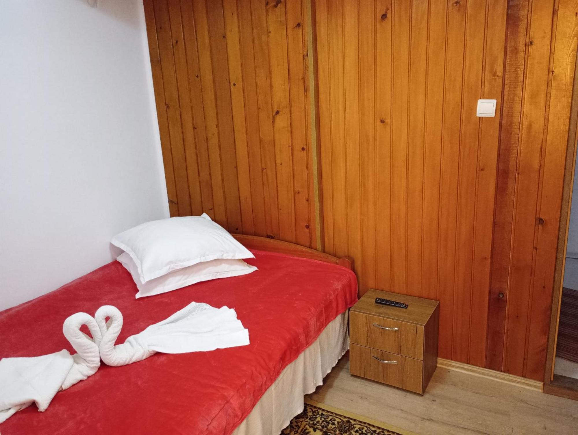 Pensiunea Irina 3 Zărneşti Bagian luar foto
